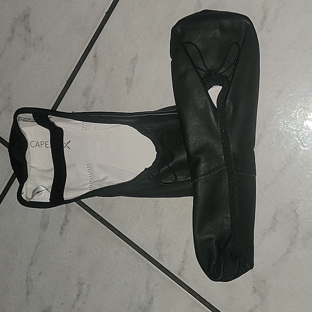 CAPEZIO BALLET SHOES